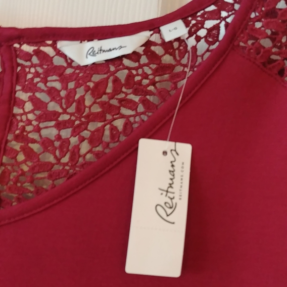 NWT TOP, Size L with lovely lace - Picture 3 of 8